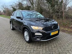 Zwart Gebruikt 2020 VW T-Roc Style SUV | € 19.550 (Eerlijke prijs)