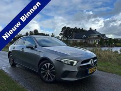 Grijs Gebruikt 2020 Mercedes A200 Business Sedan | € 23.900 (Goede deal)