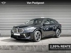 Saphirschwarz metallic (zwart metallic) Gebruikt 2024 BMW iX2 Comfort Edition SUV | € 46.900 (Eerlijke prijs)