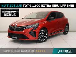 Rouge flamme (nnp) Gebruikt 2023 Renault Clio V Techno Hatchback | € 18.200 (Eerlijke prijs)