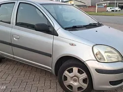 Grijs Gebruikt 2003 Toyota Yaris Terra Hatchback | € 1.000 (Goede deal)