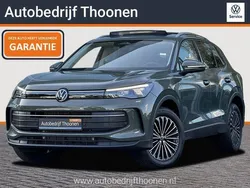 Groen Gebruikt 2024 VW Tiguan Edition SUV | € 54.450 (Iets duurder)