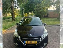 Bruin Gebruikt 2013 Peugeot 208 Active Hatchback | € 2.050 (Super prijs)