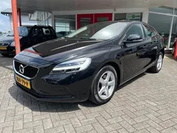 Zwart Gebruikt 2018 Volvo V40 Stationwagen | € 15.950 (Eerlijke prijs)