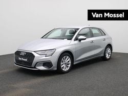 Grijs, metallic lak Gebruikt 2022 Audi A3 Sportback Business Hatchback | € 23.945 (Goede deal)