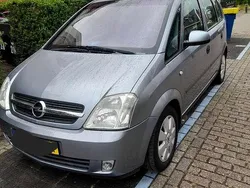 Grijs Gebruikt 2004 Opel Meriva Enjoy MPV | € 1.000 (Eerlijke prijs)