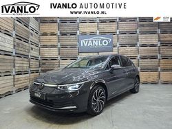 Grijs Gebruikt 2023 VW Golf VIII Style Hatchback | € 25.900 (Goede deal)