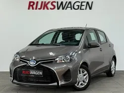Zilver Gebruikt 2017 Toyota Yaris Executive Hatchback | € 13.950 (Eerlijke prijs)