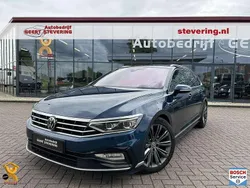 Blauw Gebruikt 2022 VW Passat R-line Stationwagen | € 22.950 (Eerlijke prijs)