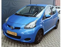 Blauw Gebruikt 2011 Toyota Aygo Comfort Hatchback | € 2.995 (Eerlijke prijs)