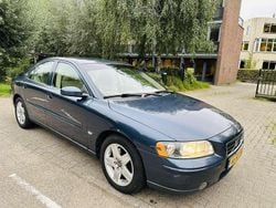 Blauw Gebruikt 2005 Volvo S60 Momentum Sedan | € 4.250 (Eerlijke prijs)