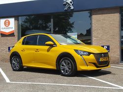Geel Gebruikt 2020 Peugeot e-208 Allure Hatchback | € 22.800