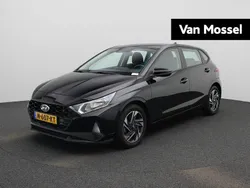 Zwart Gebruikt 2021 Hyundai i20 Comfort Hatchback | € 17.900 (Eerlijke prijs)