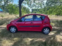Rood Gebruikt 2010 Toyota Aygo Hatchback | € 3.250 (Eerlijke prijs)