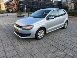 Grijs Gebruikt 2011 VW Polo Trendline Hatchback | € 3.100 (Goede deal)