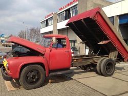 Rood Gebruikt 1954 Ford V8 Van | € 7.750