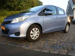 Blauw Gebruikt 2014 Toyota Yaris Hatchback | € 5.995 (Eerlijke prijs)