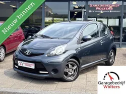 Grijs Gebruikt 2013 Toyota Aygo Hatchback | € 5.750 (Eerlijke prijs)