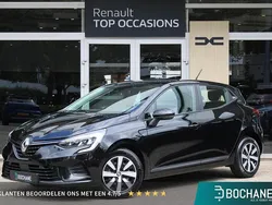 Zwart Gebruikt 2023 Renault Clio V Equilibre Hatchback | € 16.545 (Eerlijke prijs)