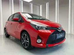 Rood Gebruikt 2015 Toyota Yaris Sedan | € 11.950 (Iets duurder)