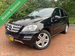 Zwart Gebruikt 2010 Mercedes 300 SUV | € 10.250