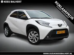 Wit Gebruikt 2024 Toyota Aygo Pulse Hatchback | € 17.950 (Eerlijke prijs)