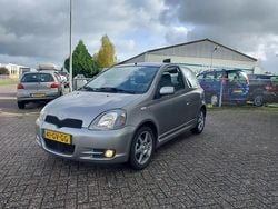 Grijs Gebruikt 2001 Toyota Yaris Sport Hatchback | € 2.195 (Eerlijke prijs)