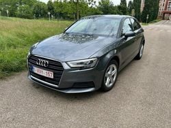 Grijs, metallic lak Gebruikt 2019 Audi A3 Sportback Hatchback | € 16.900 (Goede deal)