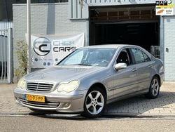 Grijs Gebruikt 2004 Mercedes C180 Avantgarde Sedan | € 895 (Super prijs)