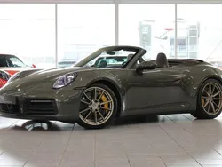 Groen, metallic lak Gebruikt 2019 Porsche 911 Carrera 4S Cabriolet Cabriolet | € 167.500 (Duur)