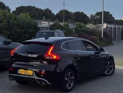 Zwart Gebruikt 2015 Volvo V40 R-Design Stationwagen | € 9.850 (Iets duurder)