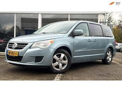 Blauw (metallic) Gebruikt 2010 VW Routan Van | € 8.900