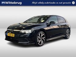 Zwart (metallic) Gebruikt 2023 VW Golf VIII Business Hatchback | € 30.950 (Eerlijke prijs)