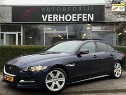 Blauw (metallic) Gebruikt 2018 Jaguar XE Portfolio Sedan | € 14.950 (Super prijs)