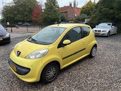 Geel Gebruikt 2006 Peugeot 107 Hatchback | € 1.295 (Goede deal)