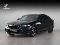 Zwart, metallic lak Nieuw 2025 BMW i5 M Sport Sedan | € 82.566 (Super prijs)