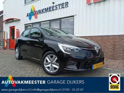 Zwart Gebruikt 2020 Renault Clio V Zen Hatchback | € 12.250 (Eerlijke prijs)
