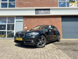 Zwart Gebruikt 2017 BMW 118 Comfort Edition Hatchback | € 10.995 (Super prijs)