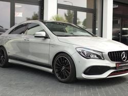 Grijs Gebruikt 2017 Mercedes CLA250 AMG line Sedan | € 24.940 (Eerlijke prijs)
