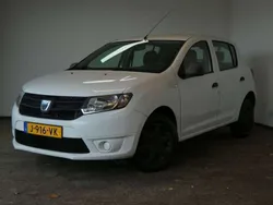 Wit Gebruikt 2013 Dacia Sandero Hatchback | € 4.450 (Eerlijke prijs)