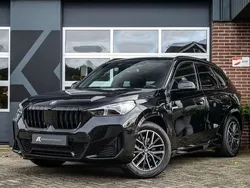 Zwart, metallic lak Gebruikt 2024 BMW X1 M Sport SUV | € 52.900 (Eerlijke prijs)