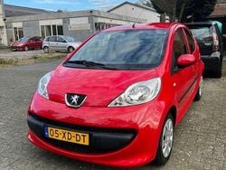 Rood Gebruikt 2007 Peugeot 107 Hatchback | € 700 (Goede deal)