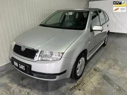 Grijs Gebruikt 2002 Skoda Fabia Comfort Stationwagen | € 1.750