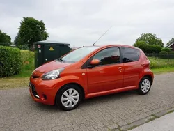 Oranje Gebruikt 2012 Toyota Aygo Hatchback | € 3.950 (Eerlijke prijs)