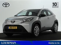 Grijs Gebruikt 2024 Toyota Aygo Play Hatchback | € 20.445 (Eerlijke prijs)