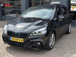 Zwart Gebruikt 2017 BMW 218 Executive Stationwagen | € 17.499 (Eerlijke prijs)