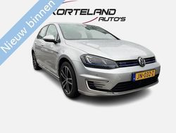 Grijs, metallic lak Gebruikt 2016 VW Golf VII GTE Hatchback | € 15.950 (Eerlijke prijs)