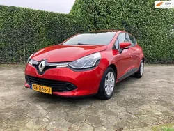 Rood Gebruikt 2015 Renault Clio IV Expression Hatchback | € 7.250 (Goede deal)