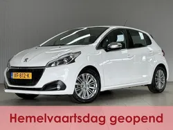 Wit Gebruikt 2019 Peugeot 208 Allure Hatchback | € 7.995 (Super prijs)