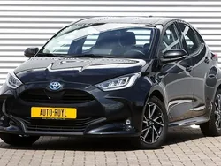 Zwart Gebruikt 2020 Toyota Yaris Hatchback | € 19.945 (Eerlijke prijs)